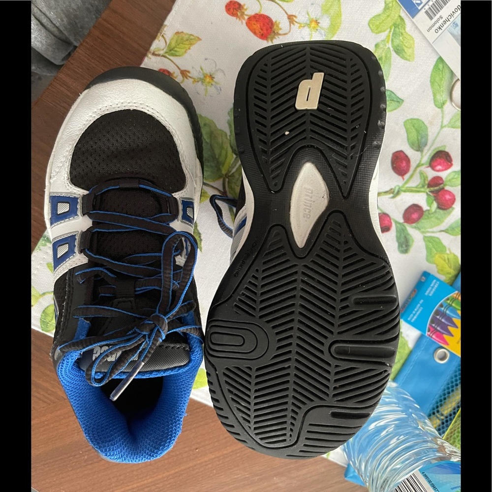 Prince T-14 Tennis Shoe size 1